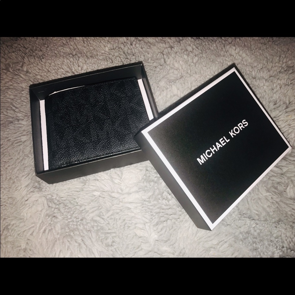 NWT - Michael Kors Wallet - Picture 2 of 4